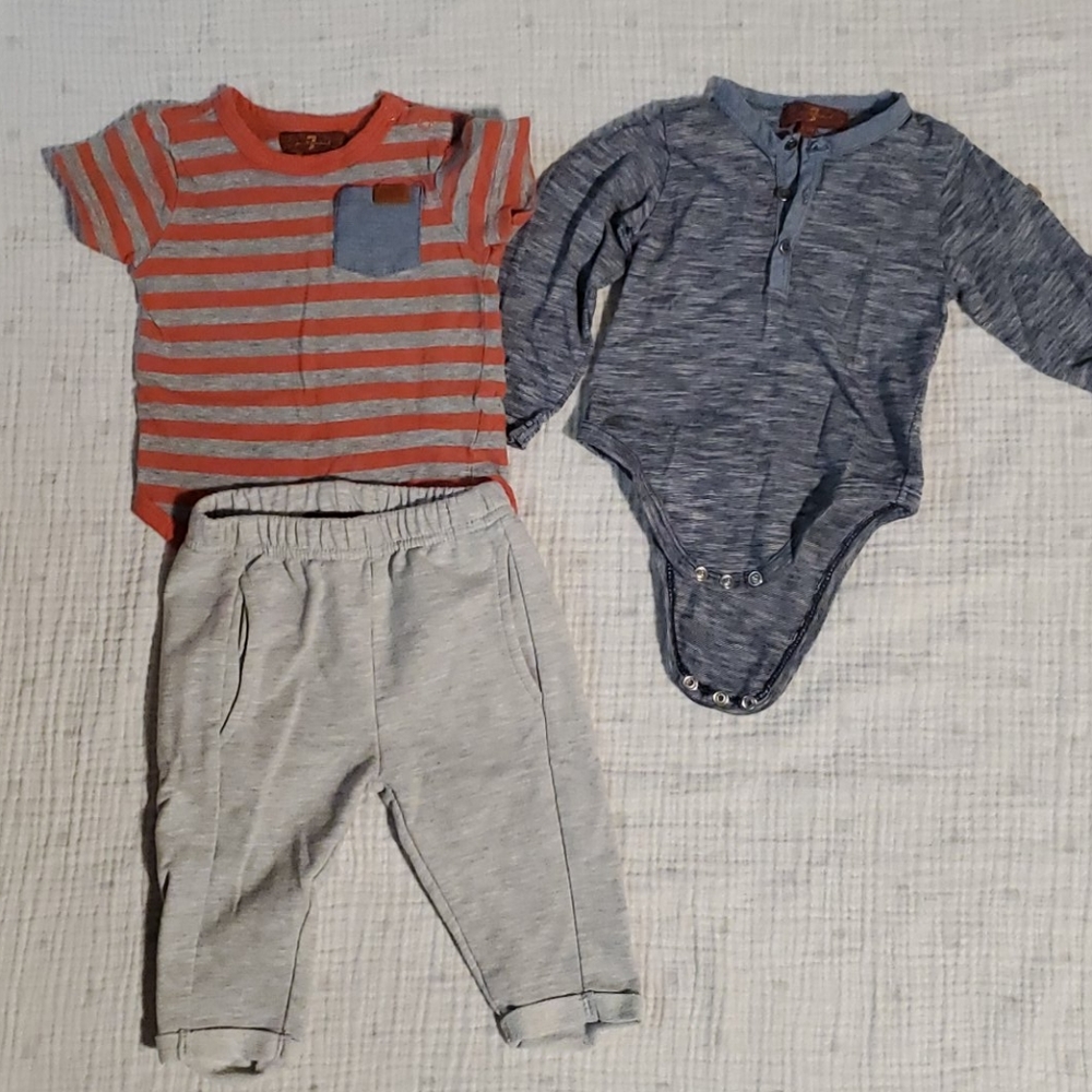 🌱BUNDLE 3 FOR $21🌱 7 for all Mankind baby set